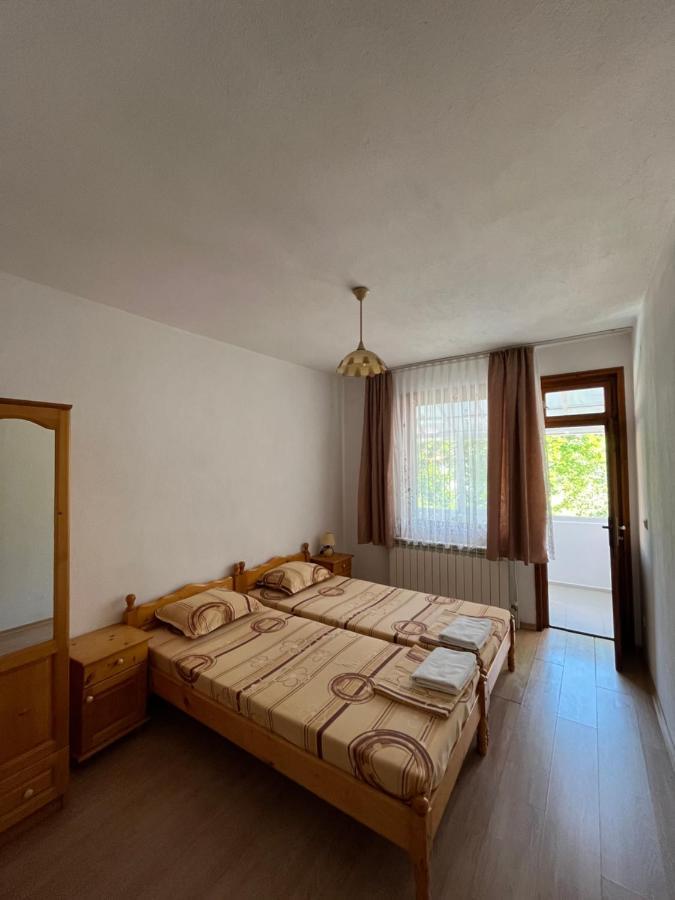 "Калоянови" Hotel Tsarevo Eksteriør billede